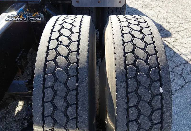 2002 Peterbilt 378 photo 126