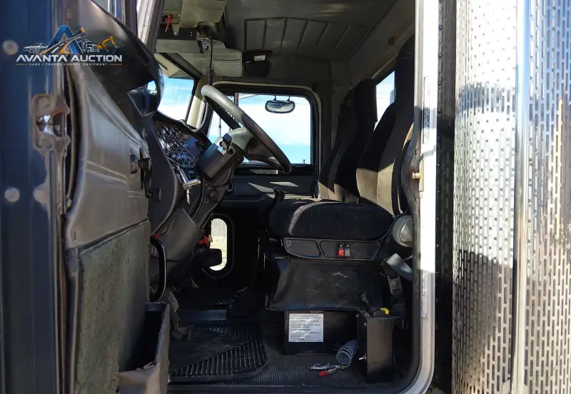 2002 Peterbilt 378 photo 68