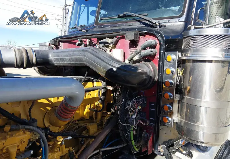 2002 Peterbilt 378 photo 108