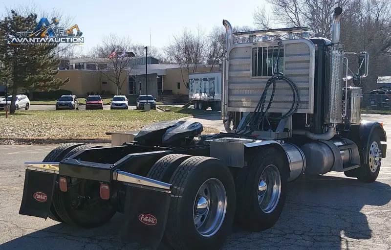 2002 Peterbilt 378 photo 5
