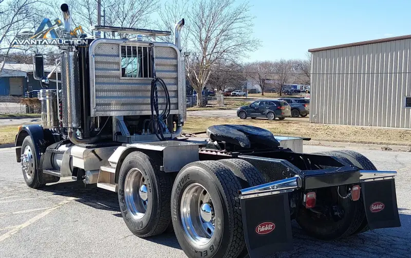 2002 Peterbilt 378 photo 7