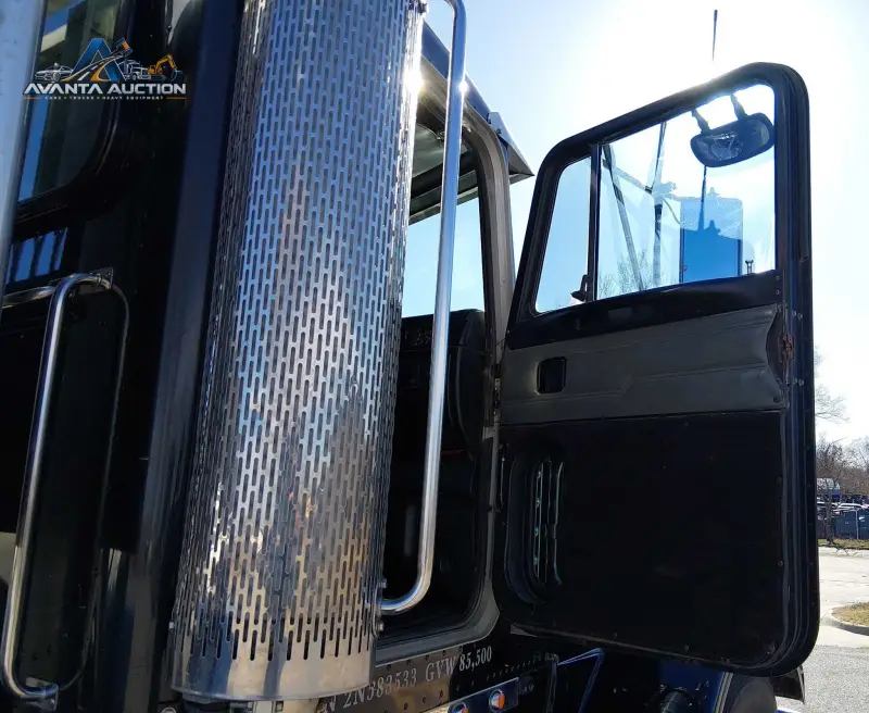 2002 Peterbilt 378 photo 92