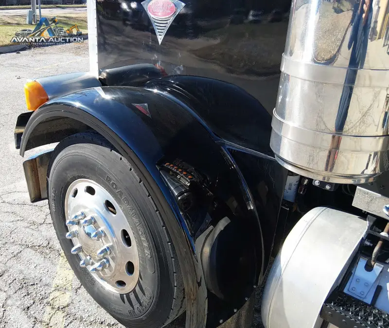 2002 Peterbilt 378 photo 12