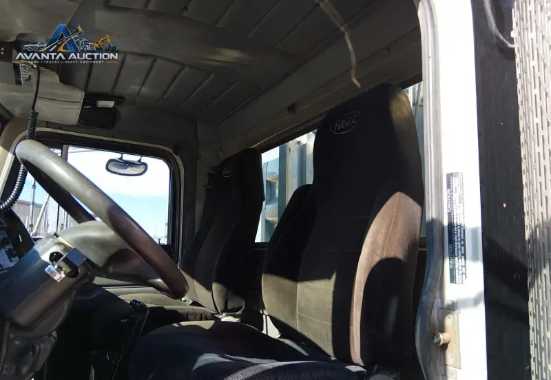 2002 Peterbilt 378 photo 70