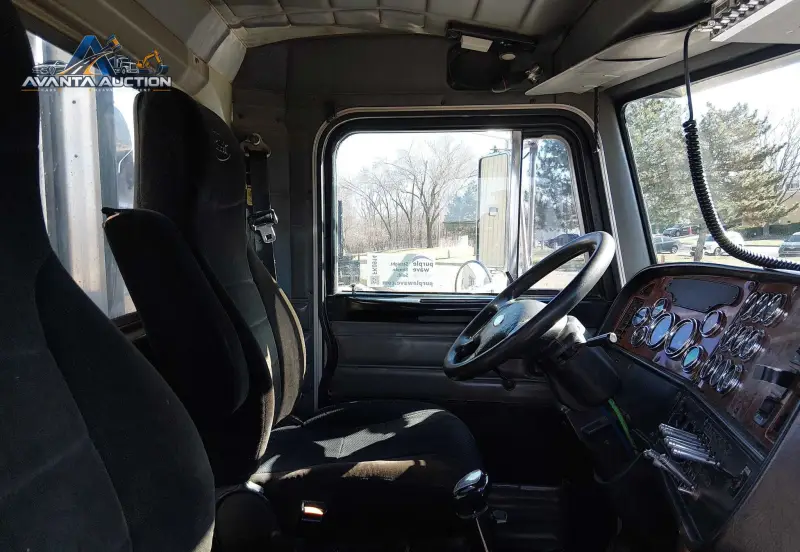 2002 Peterbilt 378 photo 100