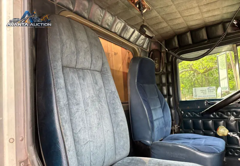 1981 Peterbilt 359 photo 85