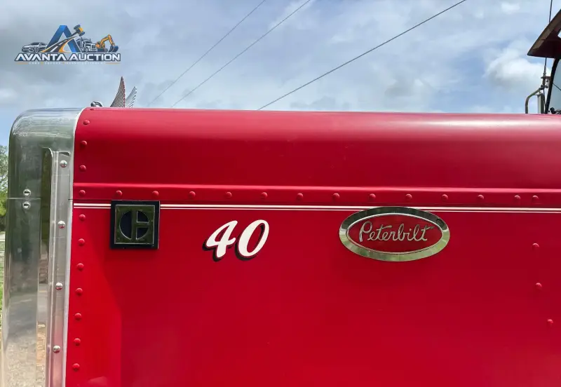 1981 Peterbilt 359 photo 13