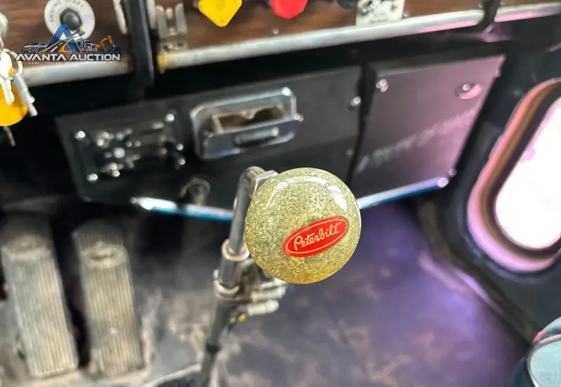 1981 Peterbilt 359 photo 73