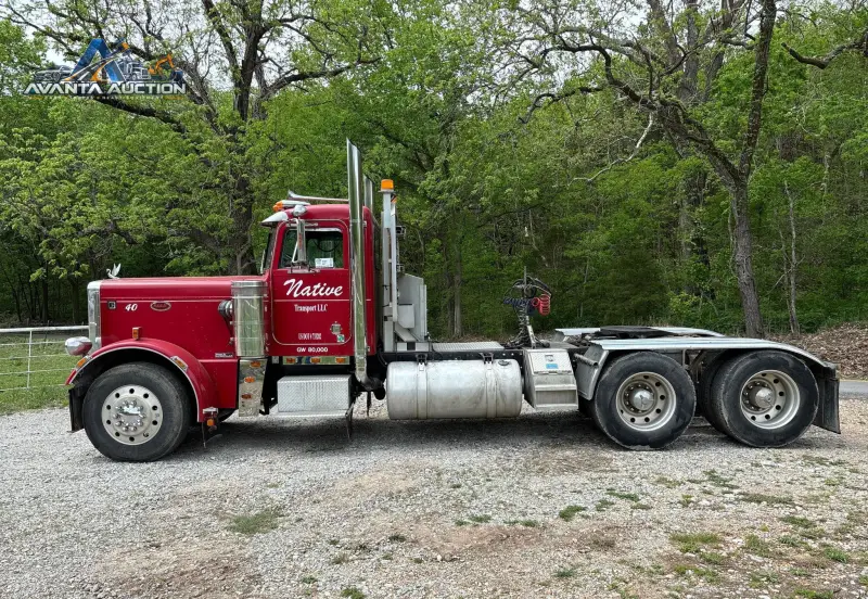 1981 Peterbilt 359 photo 8