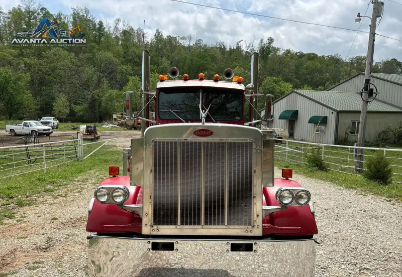 1981 Peterbilt 359 photo 15