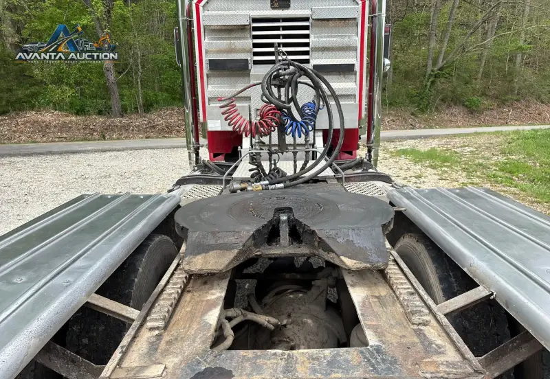 1981 Peterbilt 359 photo 32