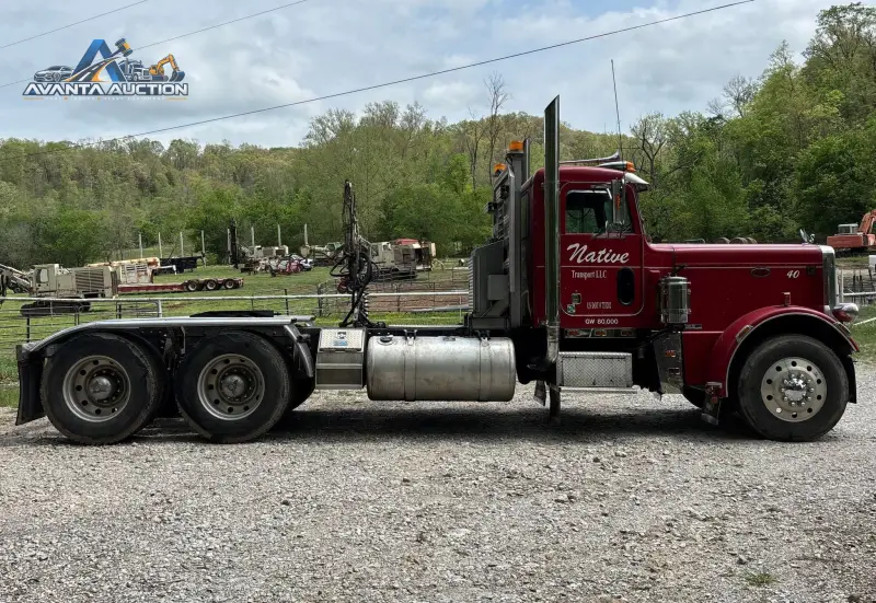 1981 Peterbilt 359 photo 4